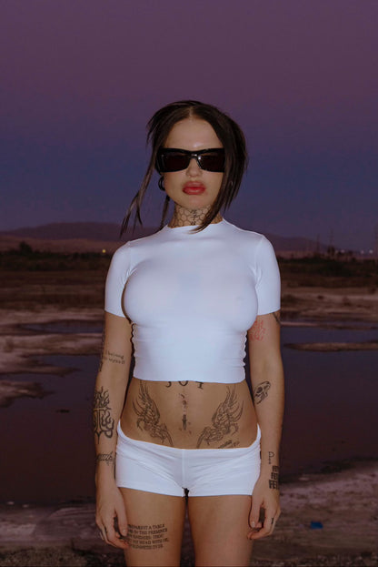 “THE WHITE TEE”