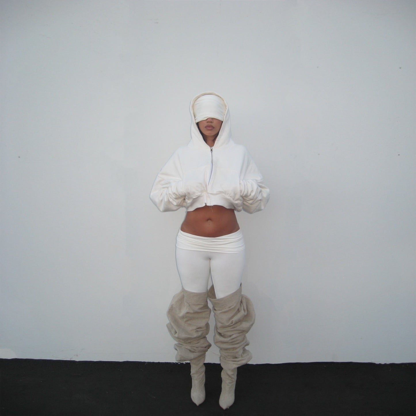 WHITE CROPPED HOODIE - SWEET TALK